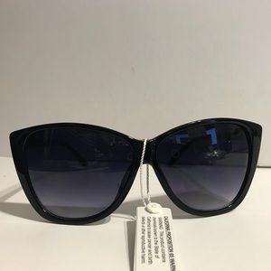 - High Pointed Black Sunglasses